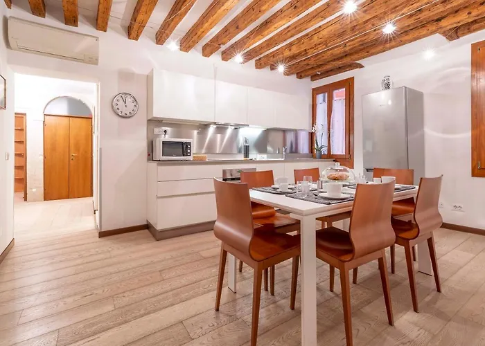 Central Apt Apartment *