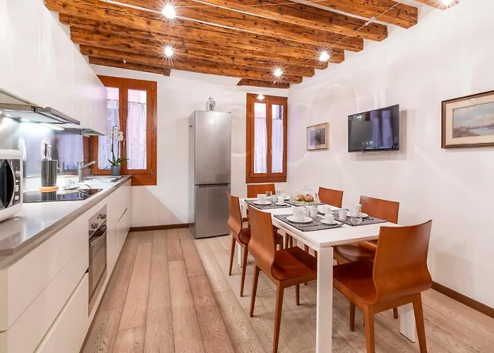 Central Apt Apartment *