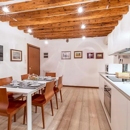 Central Apt * Venecia