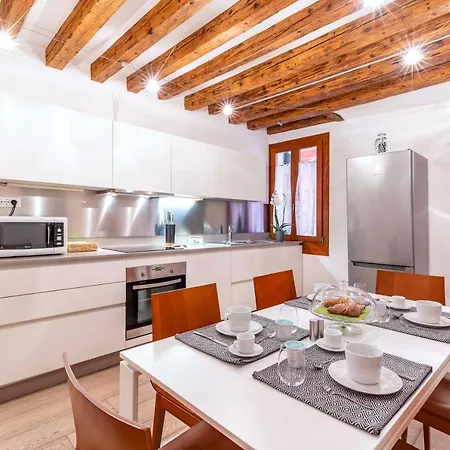 Central Apt * Venecia