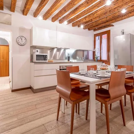 Central Apt דירה *