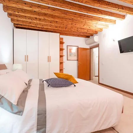 Central Apt Διαμέρισμα Βενετία