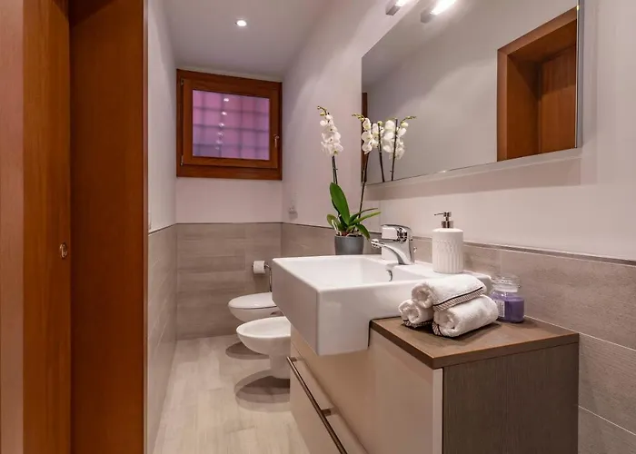 Central Apt Apartmán *